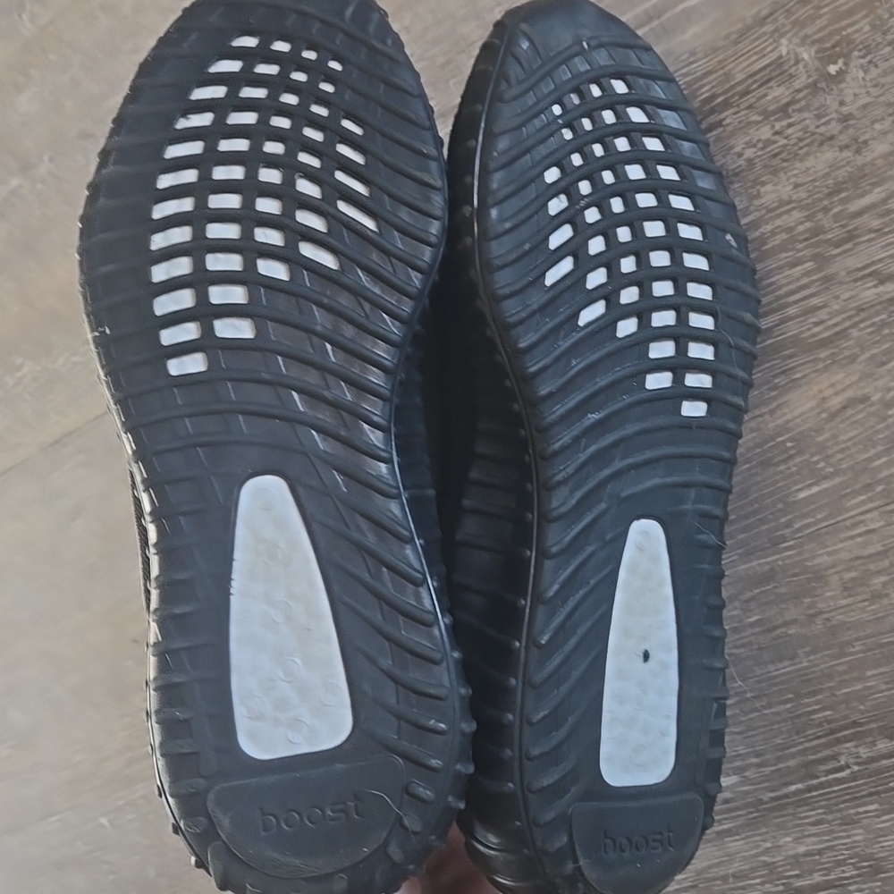 ADIDAS Yeezy Black and Tan Men's Shoes Size 7 - Picture 3 of 6